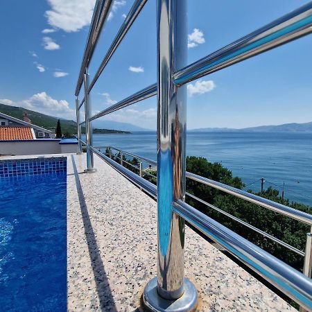 Searenity Pool Suite - Seafront Krmpote-Vodice エクステリア 写真