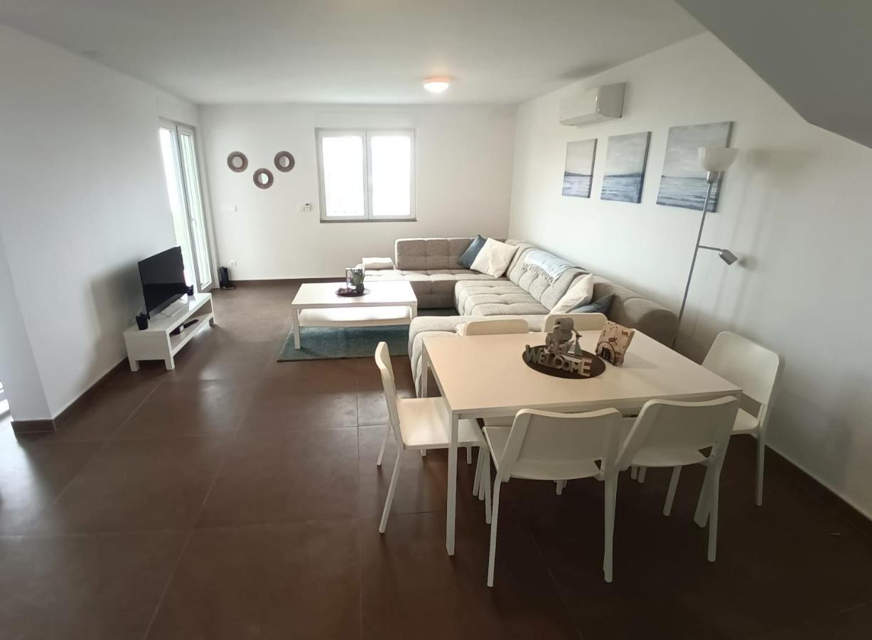Searenity Pool Suite - Seafront Krmpote-Vodice エクステリア 写真