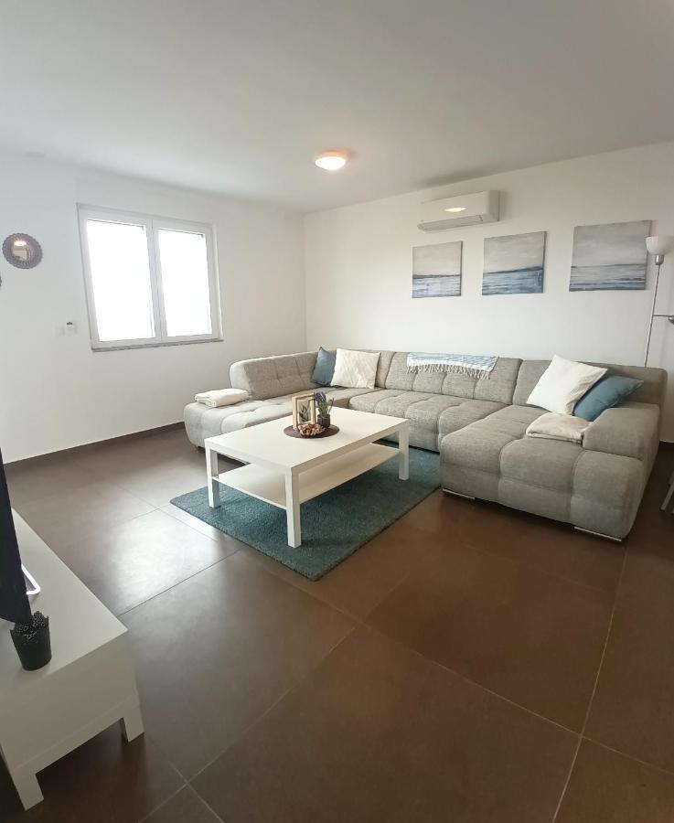 Searenity Pool Suite - Seafront Krmpote-Vodice エクステリア 写真