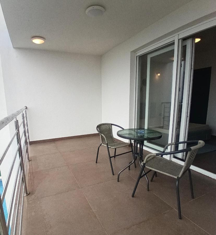 Searenity Pool Suite - Seafront Krmpote-Vodice エクステリア 写真